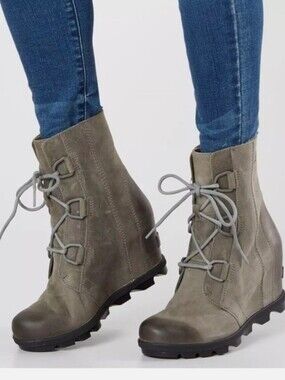 NEW Sorel Gray Joan Of Arctic II Boots Size 6.5
